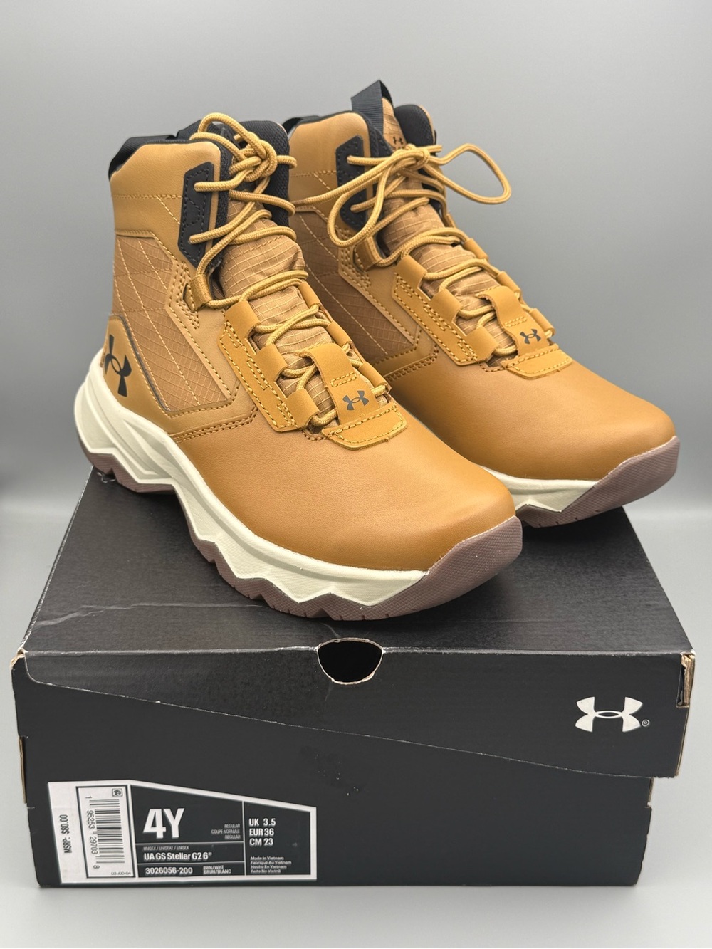 NIB Under Armour Grade School Stellar
G2 Big Kids' Utility Boots, Size 4Y